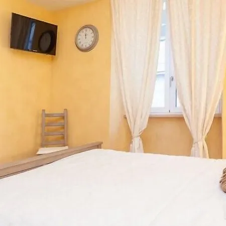 Affittacamere Domus Solis San Pietro *